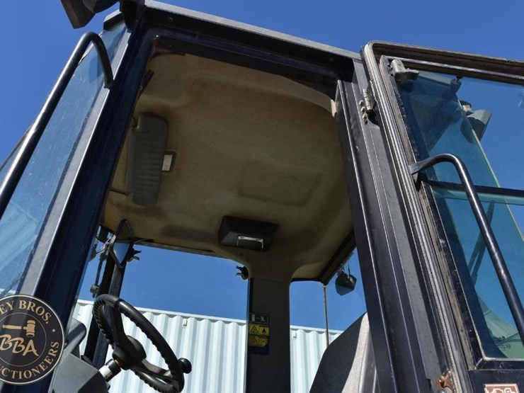 2009-caterpillar-cs56-image-45