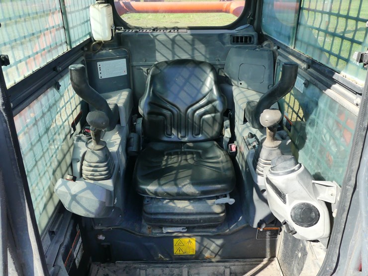 kubota-svl65-2-image-13