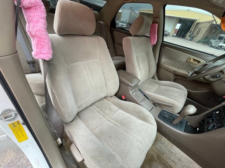#2768-•-2001-toyota-camry-(title-in-delay)-image-83