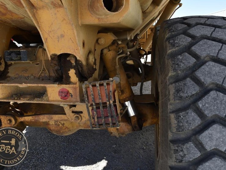 1994-caterpillar-d300d-image-33