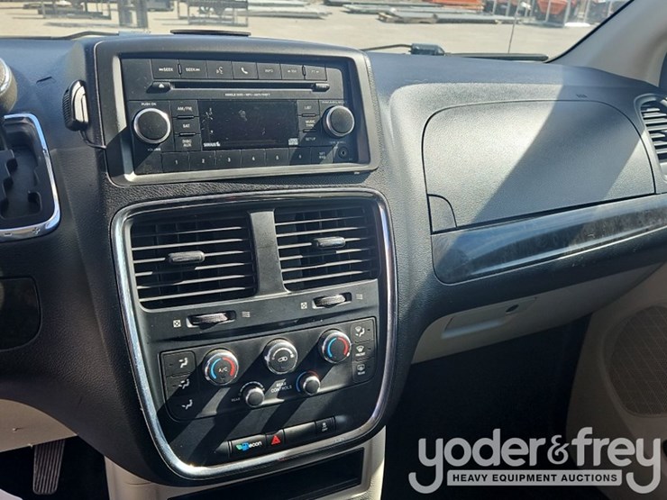 dodge-grand-caravan-image-30