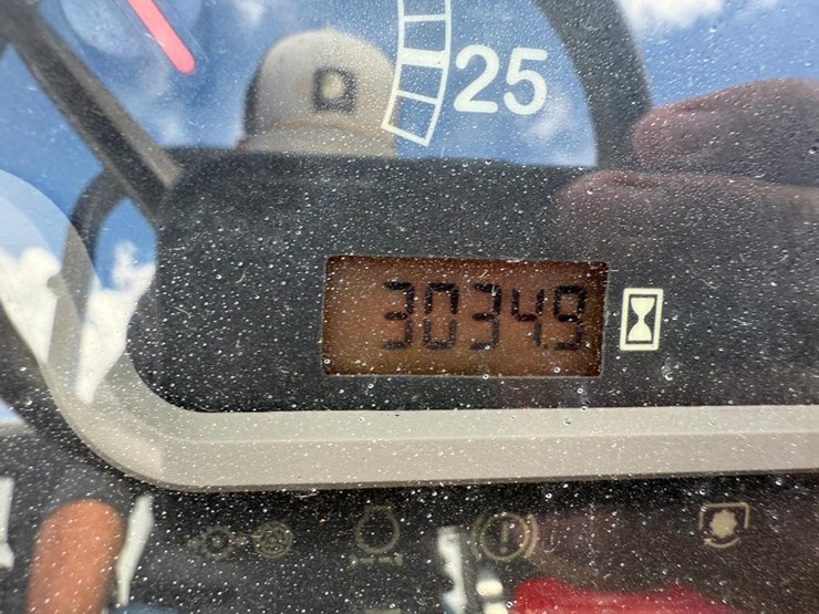 case-ih-farmall-80-image-55