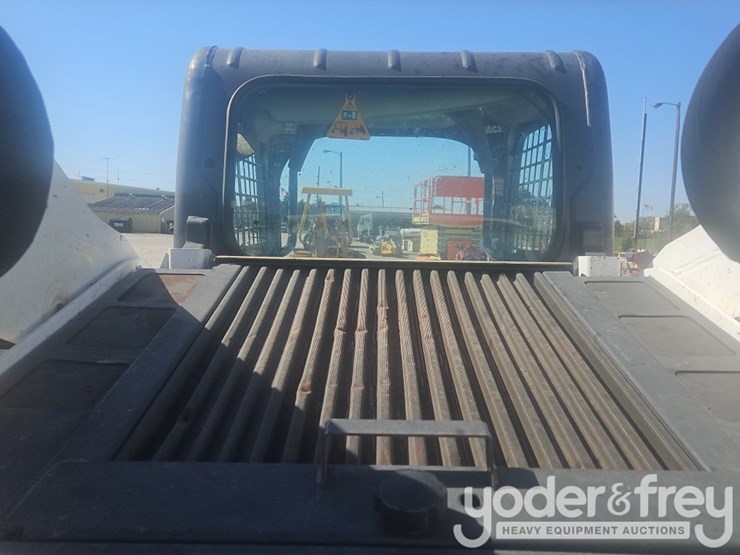 2016-bobcat-t740-image-12