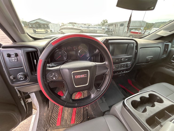 2018-gmc-3500-image-13