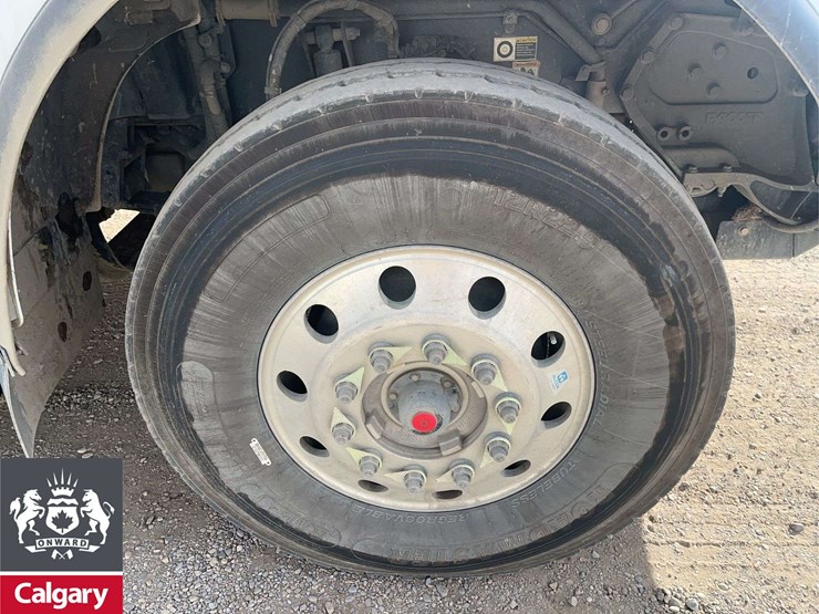 2014-kenworth-t800-image-12