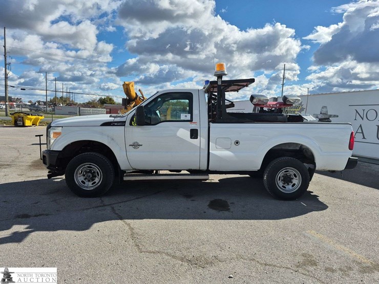 2015-ford-f350-image-8