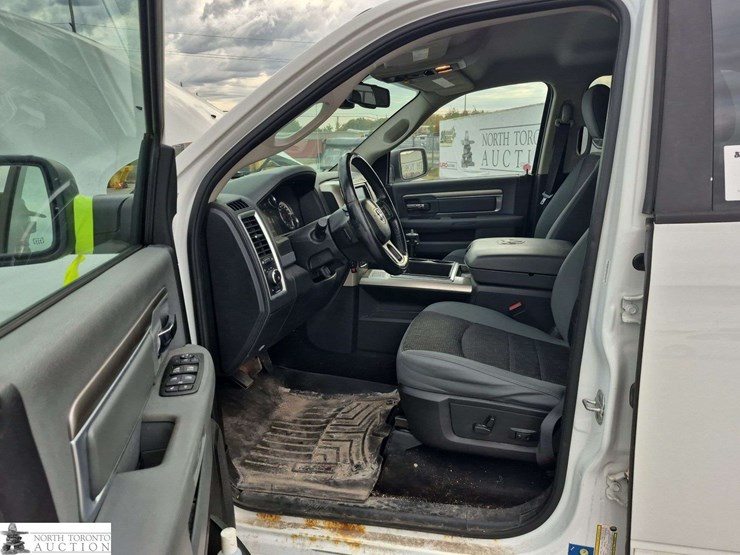 2014-dodge-1500-image-10