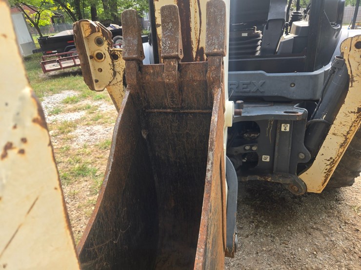 terex-tlb840r-image-64
