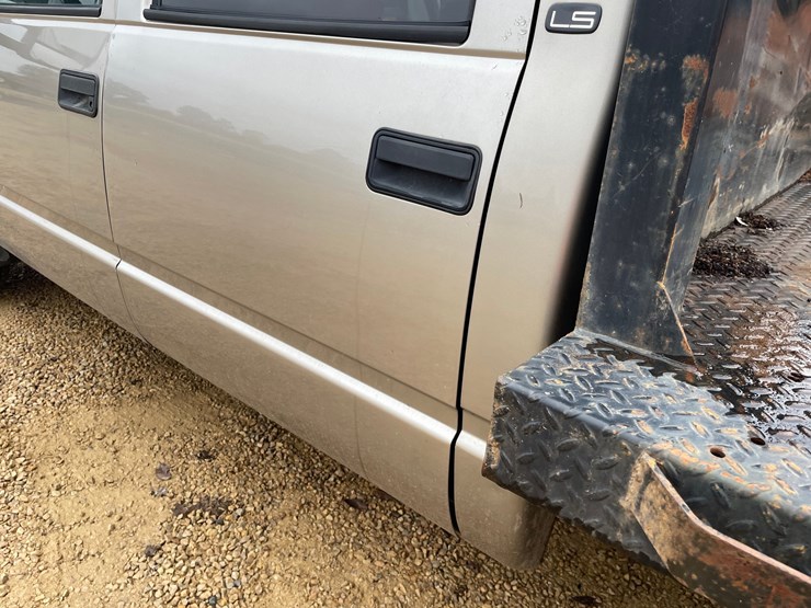 2000-chevrolet-silverado-3500-image-35