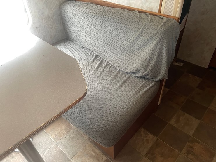 #1276-•-1998-jayco-eagle-304-camper-(has-mn-title)-image-85