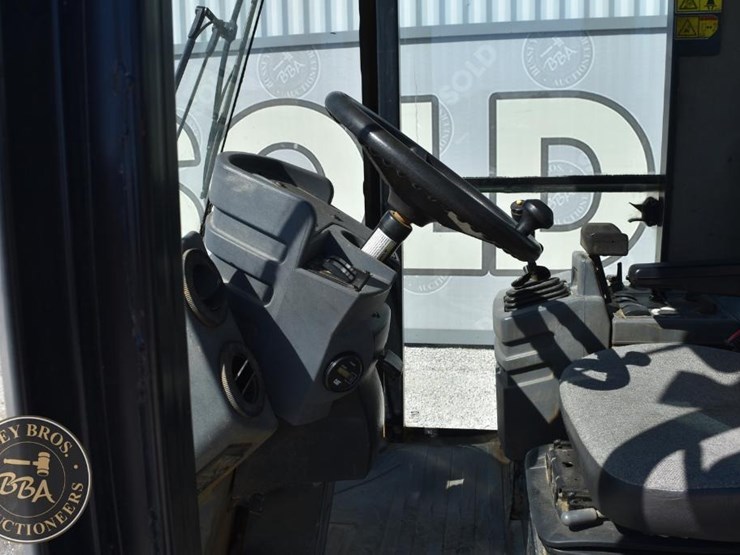 2009-caterpillar-cs56-image-47