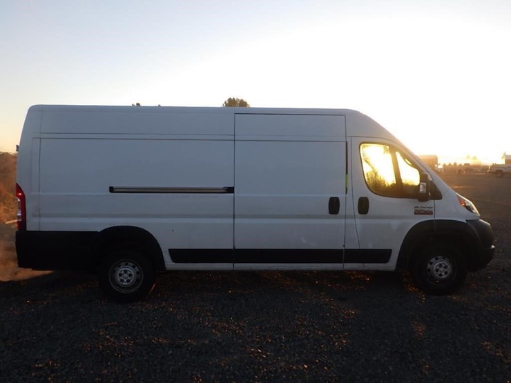 2021-dodge-3500-image-6