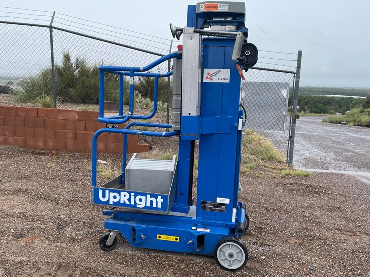#4647-•-upright-25'-personnel-lift-image-35