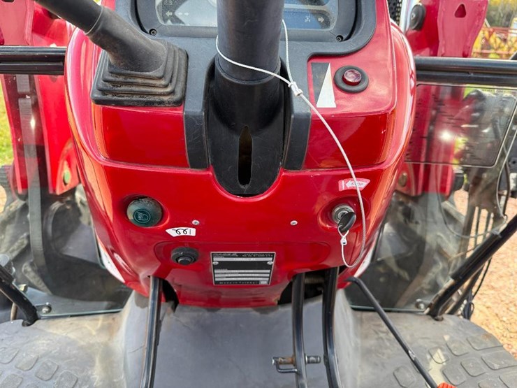 case-ih-farmall-80-image-53