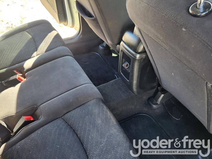 2012-dodge-journey-image-39