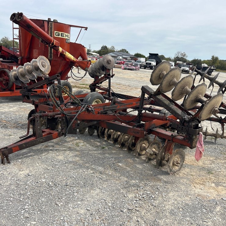 INTERNATIONAL 475