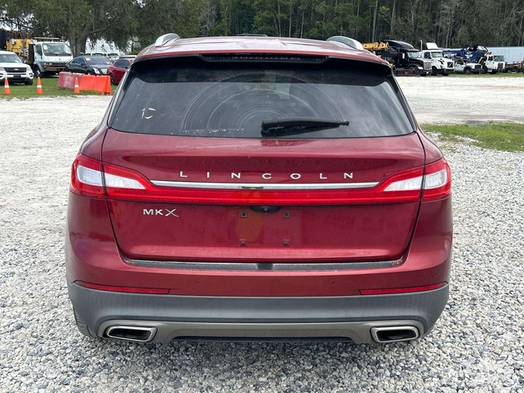 2016-lincoln-mkx-image-29