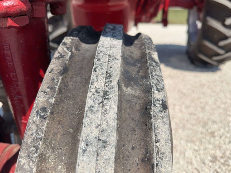 farmall-400-image-15