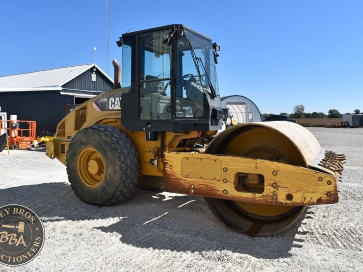 2009-caterpillar-cs56-image-21
