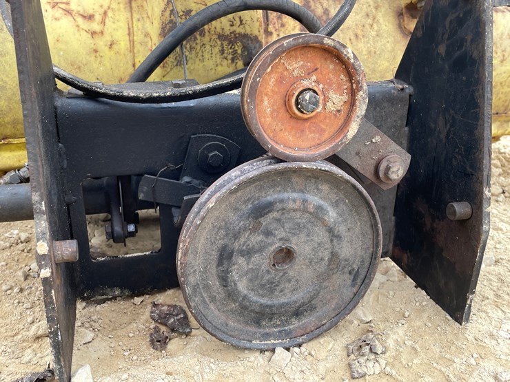 john-deere-318-image-42