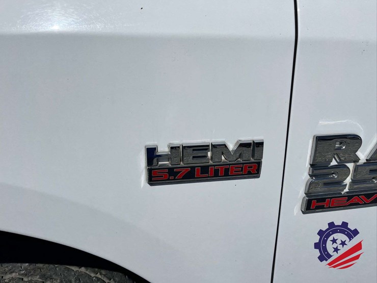 2015-ram-2500-hd-image-18