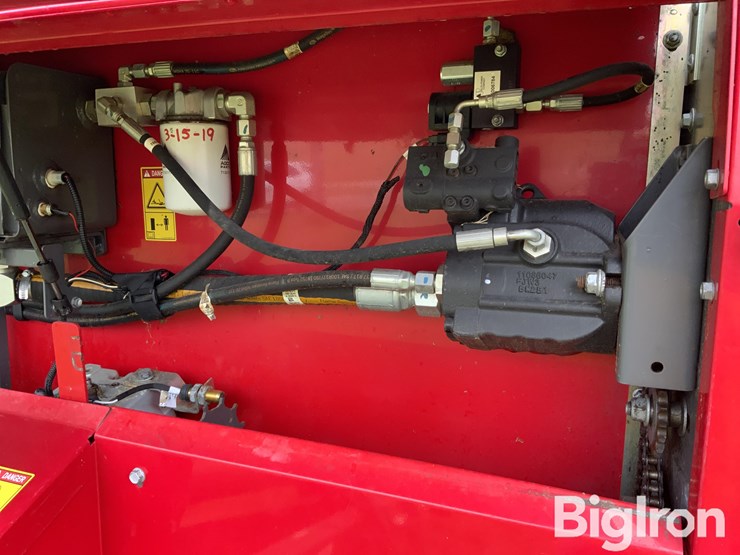 2017-massey-ferguson-2956a-image-15