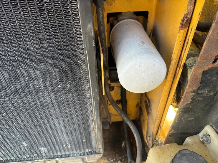 new-holland-lx885-image-27