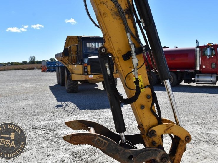 2023-caterpillar-306cr-image-31