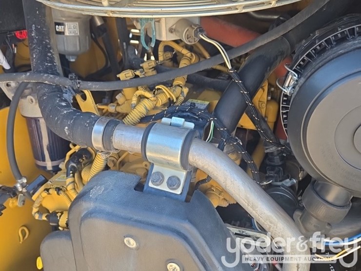 2018-caterpillar-226d-image-44