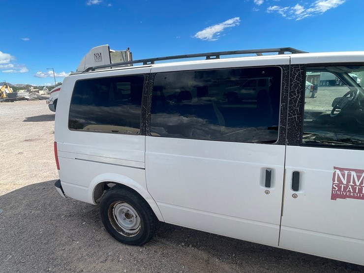 1999-chevrolet-astro-image-16
