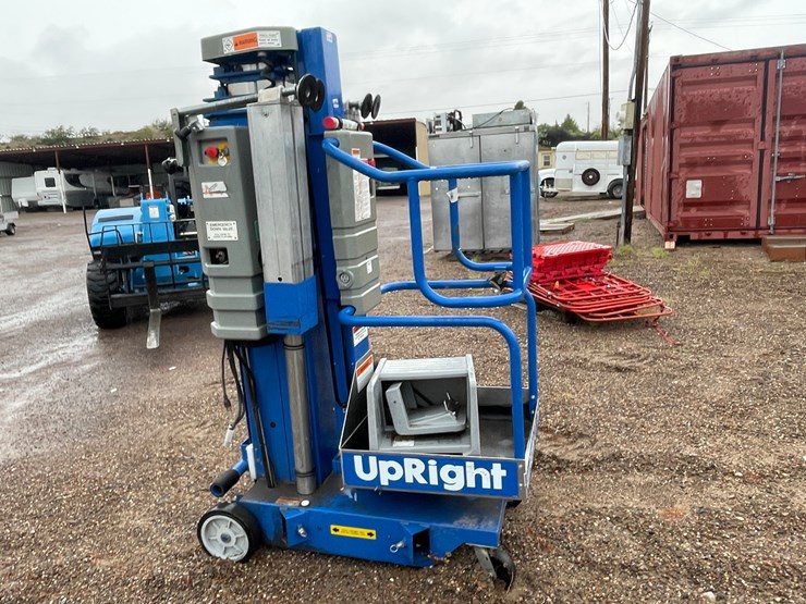 #4647-•-upright-25'-personnel-lift-image-8