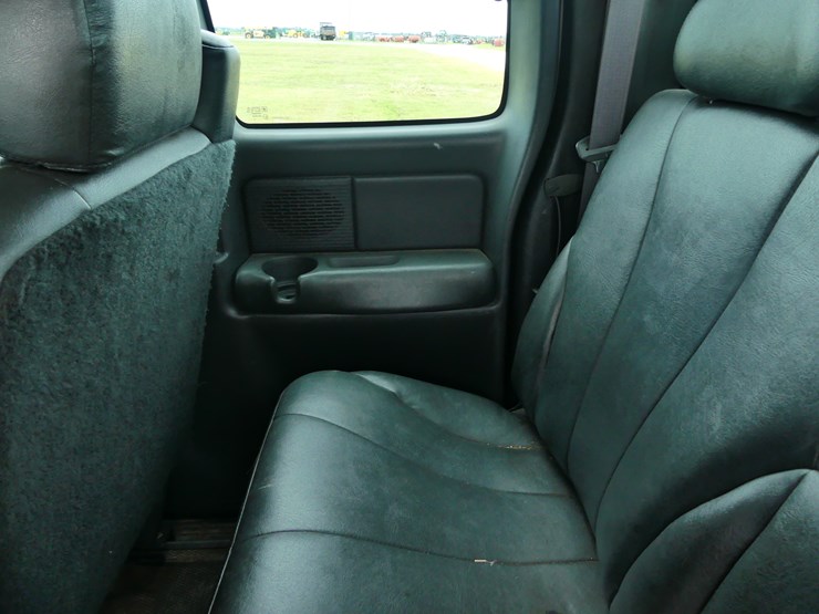 2002-chevrolet-3500-image-10