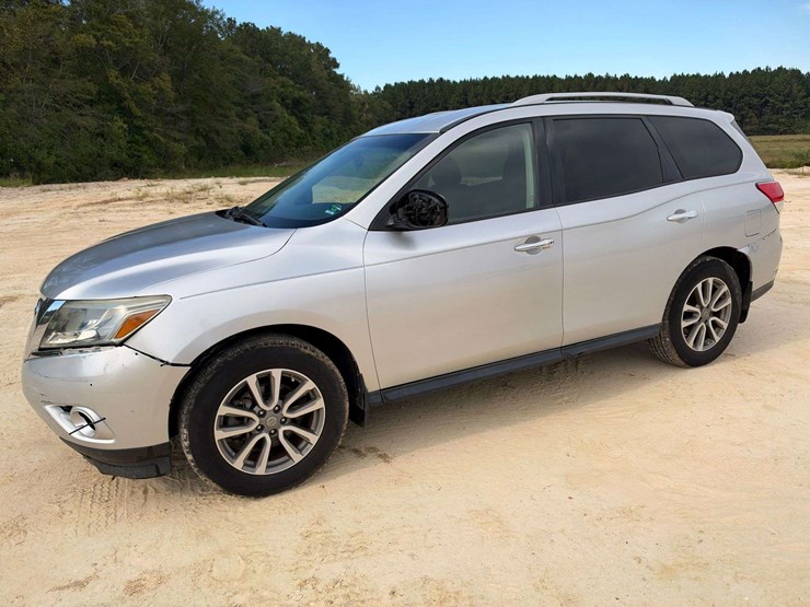 2015-nissan-pathfinder-image-1