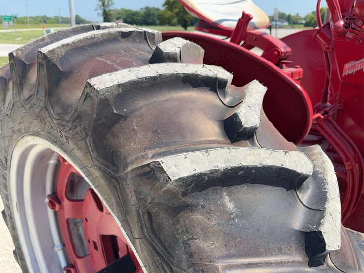 farmall-400-image-26