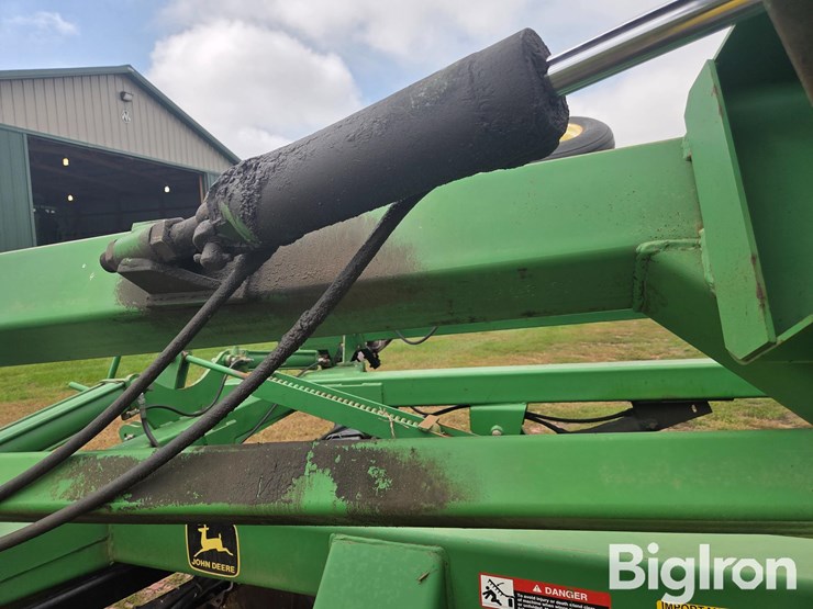 john-deere-630-image-16