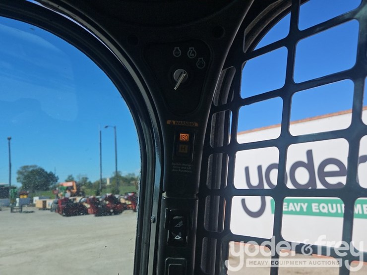 2019-bobcat-t590-image-35