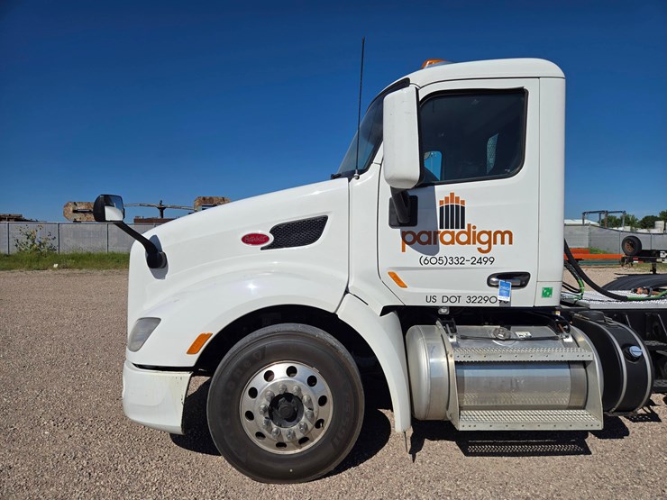 2018-peterbilt-579-image-6