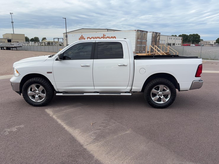 2014-dodge-1500-image-8