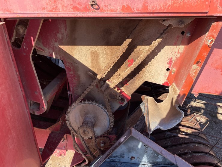 #2802-•-case-8580-baler-with-accumulator-(offsite-in-deming,-nm)-image-16