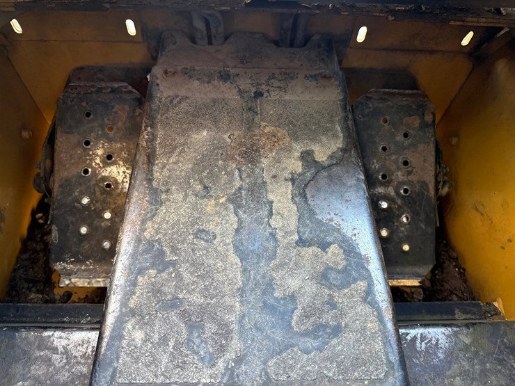 new-holland-lx885-image-35