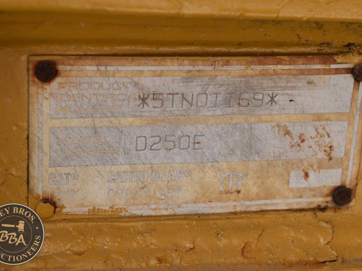 1997-caterpillar-d250e-ii-image-33