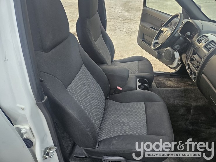 2011-chevrolet-colorado-image-28
