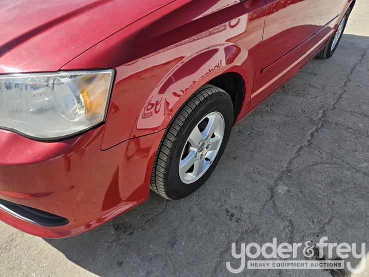 dodge-grand-caravan-image-13