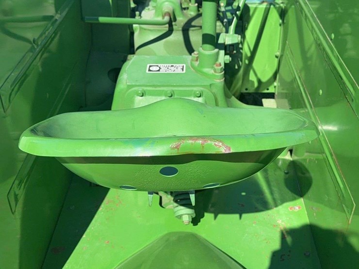 john-deere-b-image-30