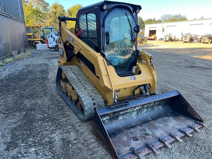 2020-caterpillar-259d3-image-10
