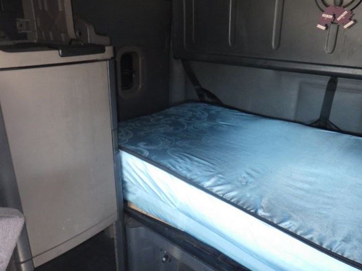 2020-freightliner-cascadia-125-image-20