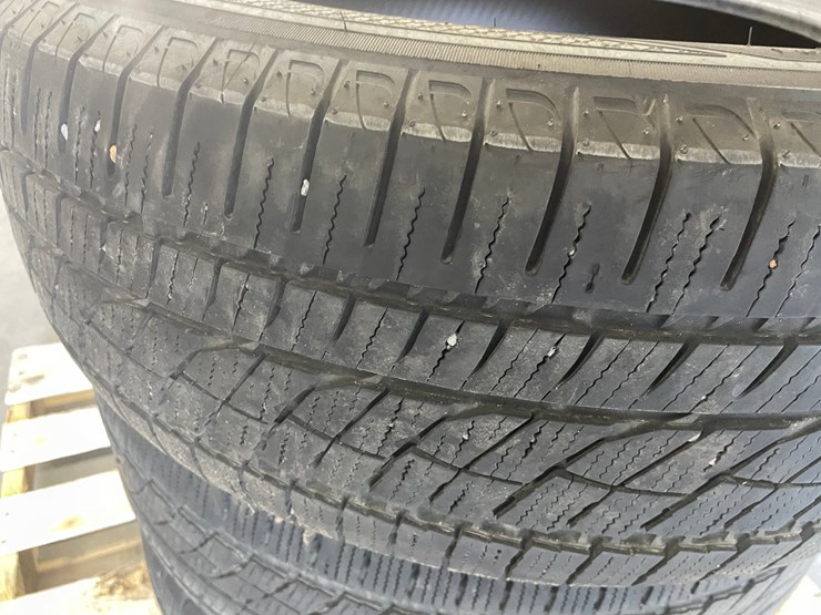 #3026-•-(3)-toyo-celsius-ii-18"-tires-image-7