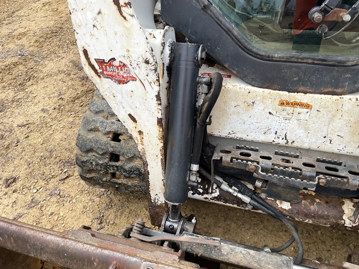 2015-bobcat-t550-image-24