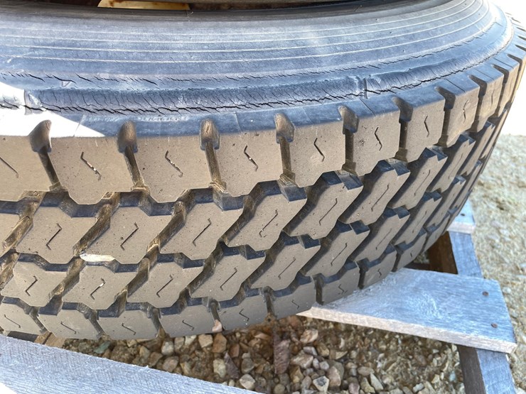 #3021-•-(4)-295/75r22.5-semi-drive-tires-and-rims-image-15