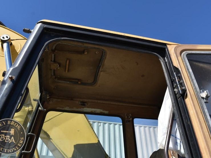 1990-caterpillar-el200b-image-66